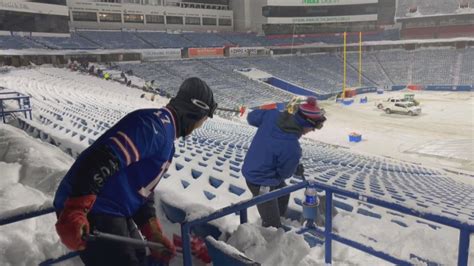 Buffalo Bills Fans Out Snow Shoveling Again News