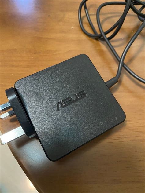 Asus Zenbook Charger 電腦＆科技 電腦周邊及配件 電腦充電器 Carousell