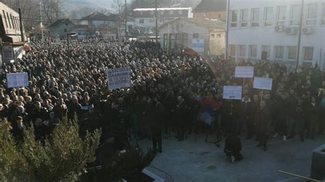 Kosovë Protestë Në Shtërpcë Pas Plagosjes Së Dy Të Rinjëve Serbë