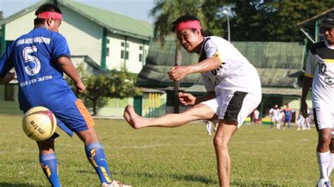 Ultah ke-4, Laskar Ayam Jantan Gelar Sepakbola Tuna Netra - Tribun ...