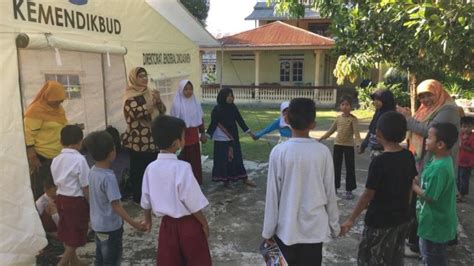 Madrasah Di Sulawesi Tengah Kekurangan Tenda Darurat Untuk Belajar