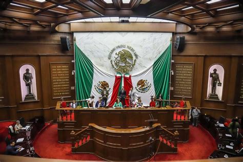 Congreso de Michoacán Entrega Presea Al Heroico Colegio Militar Por