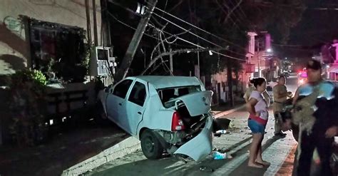 Hoy Tamaulipas Accidentes En Tamaulipas Ebrio Conductor Choca Con Auto Estacionado Y Poste De