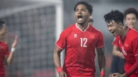 Cedera Horor Bintang Vietnam Nguyen Xuan Son Patah Kaki Di Final Piala