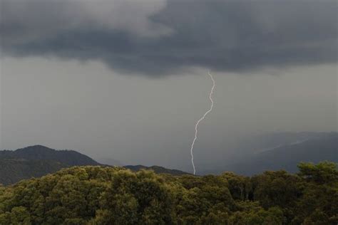 La Corse Plac E En Vigilance Orange Pluie Inondation Et Vagues Submersion