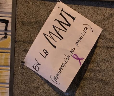 Los carteles más originales del 8 M no buscan princesas Verne EL PAÍS