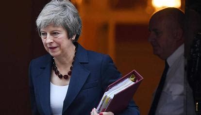 May Entwurf für Brexit Abkommen mit EU genehmigt