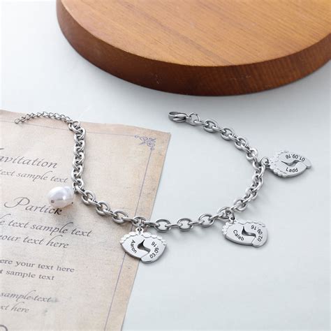 Bracelet 3 Prénom Personnalisé pied bebe avec perle