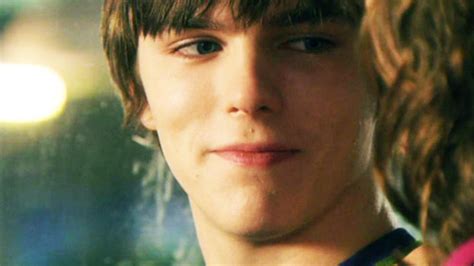 Tony, Skins