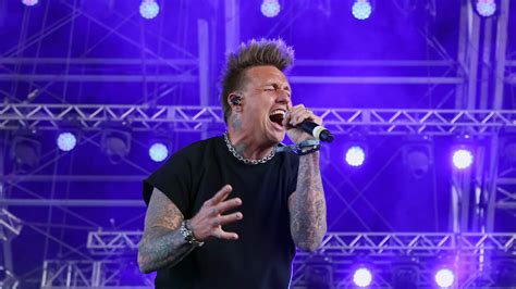 This Is Outstanding Papa Roach And Carrie Underwood Leave A Light On 971 The Eagle Theresa