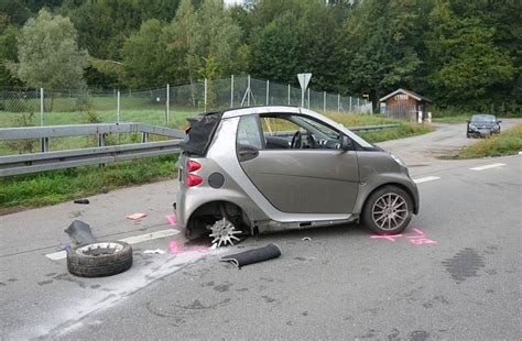 B Bei Amtzell Schwerer Unfall Mit Schwerverletzten Und Einem Todesopfer