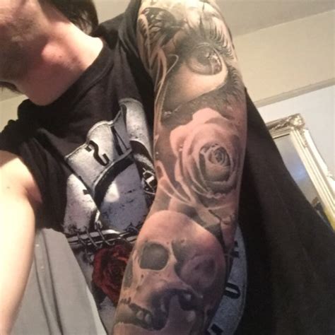 Skull And Roses Sleeve Tattoo Designs