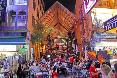 Khao San Road Visiting The Famous Street In Bangkok The Bear Travel