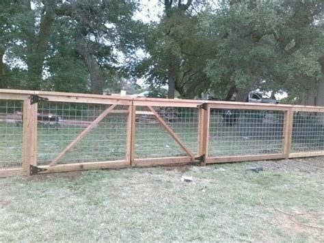 Bull Panel Fences Photo Gallery [Apple Fence Company]