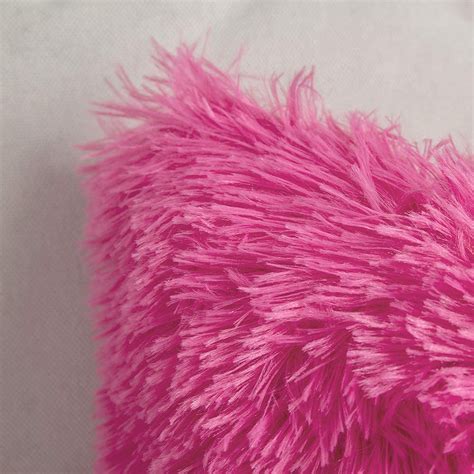 NEW 18 IN LUXURY FAUX FUR THROW PILLOWS – Uncle Wiener's Wholesale