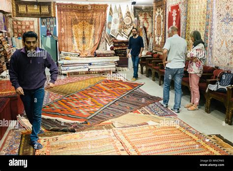 Persian Carpet Store High Resolution Stock Photography And Images Alamy