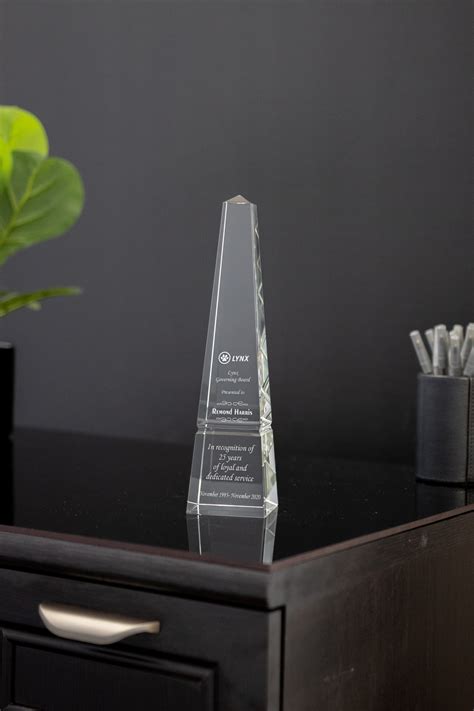 Optic Crystal Groove Obelisk United Trophy