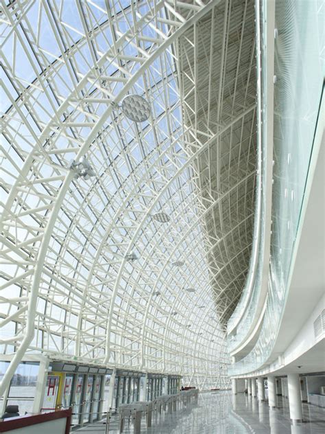 Ice Dome Bolshoy / SIC Mostovik | ArchDaily