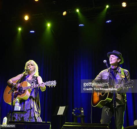 245 Emmylou Harris 7 Stock Photos High Res Pictures And Images