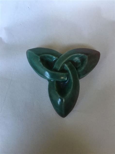 Celtic Trinity Knot Triquetra Brooch Irish Jewelry C Gem