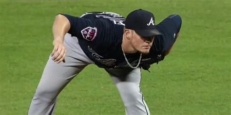 Phillies fans mercilessly mock this pitcher's bizarre stance - The ...