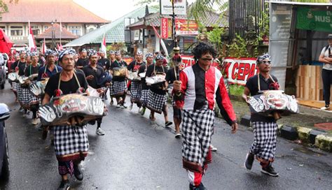 NUSABALI Parade Budaya Iringi Pendaftaran Bacaleg PDIP Tabanan