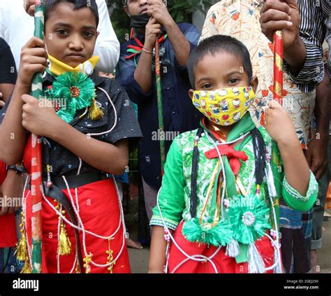 Dhaka Bangladesh De Agosto Los Ni Os Chi Tas Participan Durante