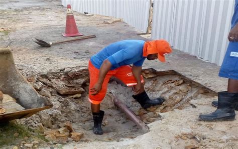 Cano estoura e afeta abastecimento de água na Zona Norte de Aracaju