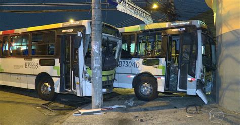 G Acidente Entre Nibus Deixa Feridos No Rio V Deo Mostra