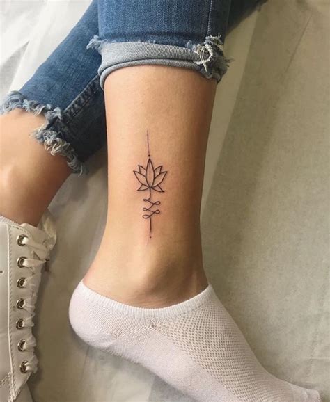 Pin By Chiara On Tattoo Ideen Ankle Tattoos For Women Foot Tattoos