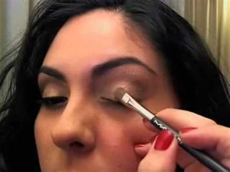 Tutorial Neutral Smokey Eye Using Urban Decay Naked Palette