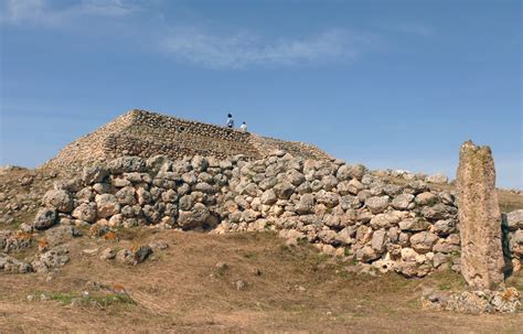 La Pyramide De Monte D Accoddi En Sardaigne