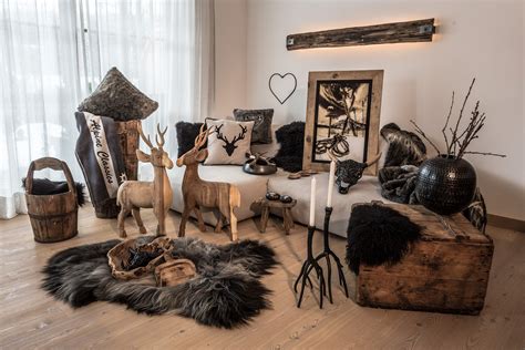 Holz Hirsch Fell Und Accessoires In Einer Farbpalette Alpenstyle