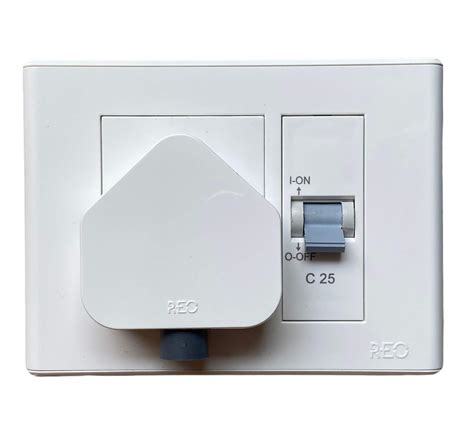 Buy Reo Modular Ac Mcb Box Protected Socket Pvc Plastic Base 3 Model Powered By Havells White