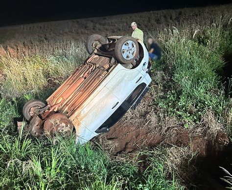 Tr S Mulheres Sofrem Ferimentos Em Capotamento De Carro Na Pr Pp