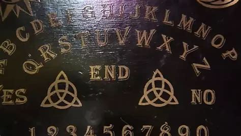 Het Oproepen Van De Demonische Blonde Milf Verandert In Een Anaal Groepseksfeestje Met Veel