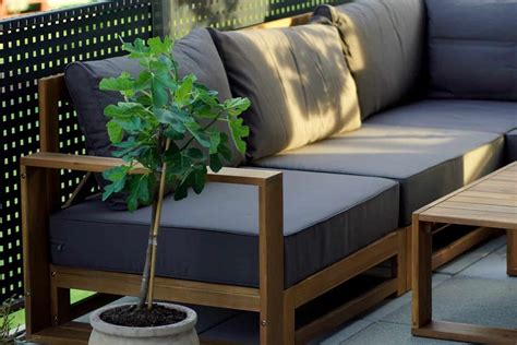 Everything to Know About Acacia Wood Outdoor Furniture - Balcony Boss