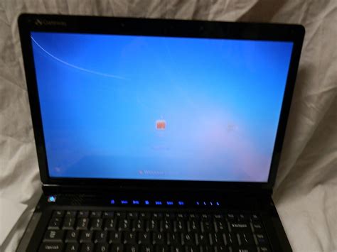 Clean Gateway Laptop 15 4gb 320gb Intel Cam Wifi Win7 From Usa 58k