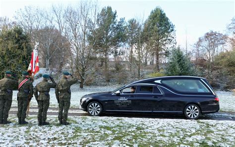 Pogrzeb Ofiary Wybuchu W Przewodowie Uroczysto Ma Charakter