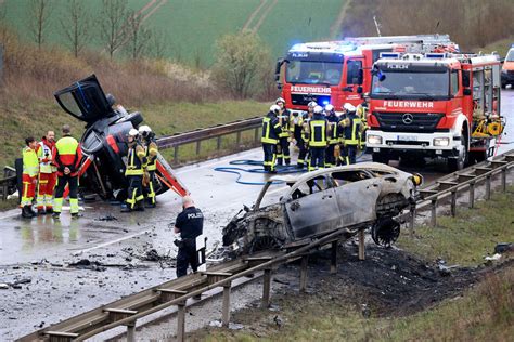 Nach Frontal Crash In Th Ringen F Nf Todesopfer Erst Jahre Alt