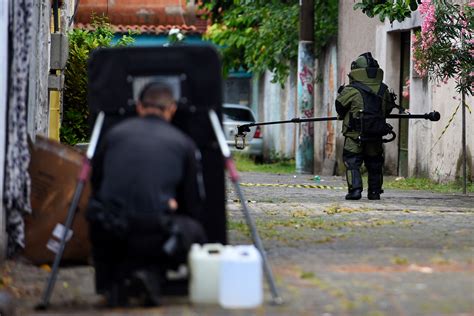 Ap S Tiroteio Entre Traficantes Idosa Acha Granada Na Porta De Casa Em