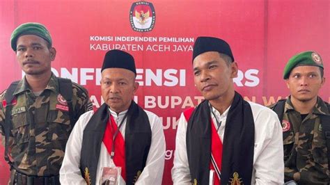 Diantar Ribuan Pendukung Safwandi Muslem Mendaftar Ke KIP Aceh Jaya