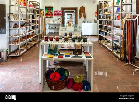 Mercado Artesanal Hi Res Stock Photography And Images Alamy