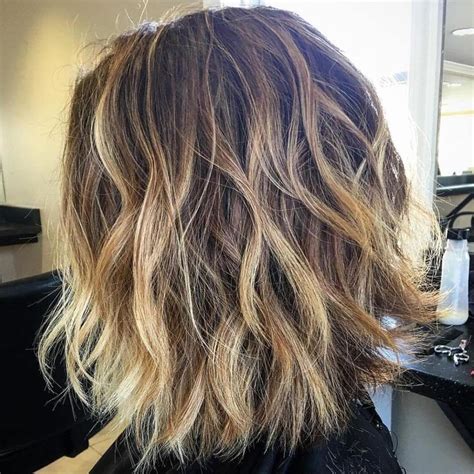 Shaggy Brown Bob With Blonde Highlights Thick Wavy Hair Blonde Curly