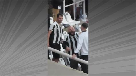 Torcedores Do Botafogo Flagrados Fazendo Gestos Racistas Durante Jogo