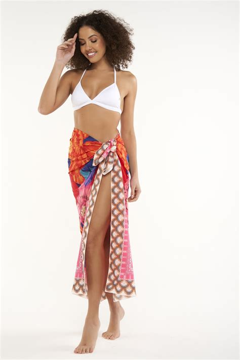 Saia Pareô Floral Rosa Ilha Bikini
