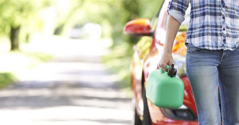Heres What You Should Do If Your Car Runs Out Of Gas