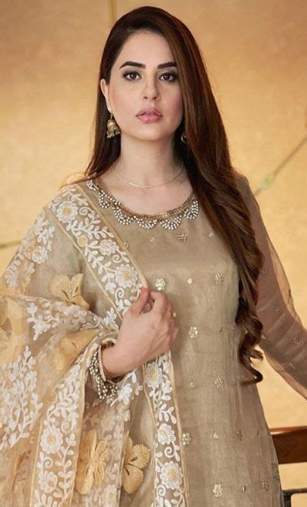 Hot Sexy Fatima Effendi Bikini Pics