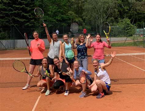 Doppelt stark Damen des TC Blau Weiß feiern Titelgewinn