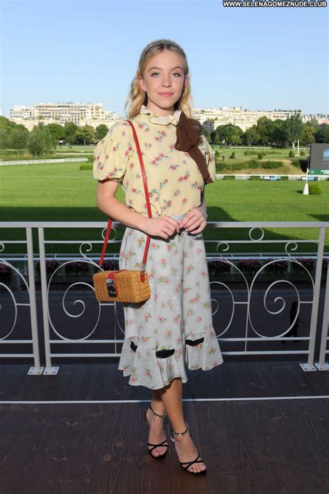 Sydney Sweeney No Source Celebrity Sexy Posing Hot Beautiful Babe Red Carpet Nudes